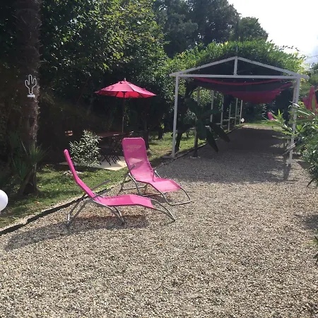 Emilia アパート *